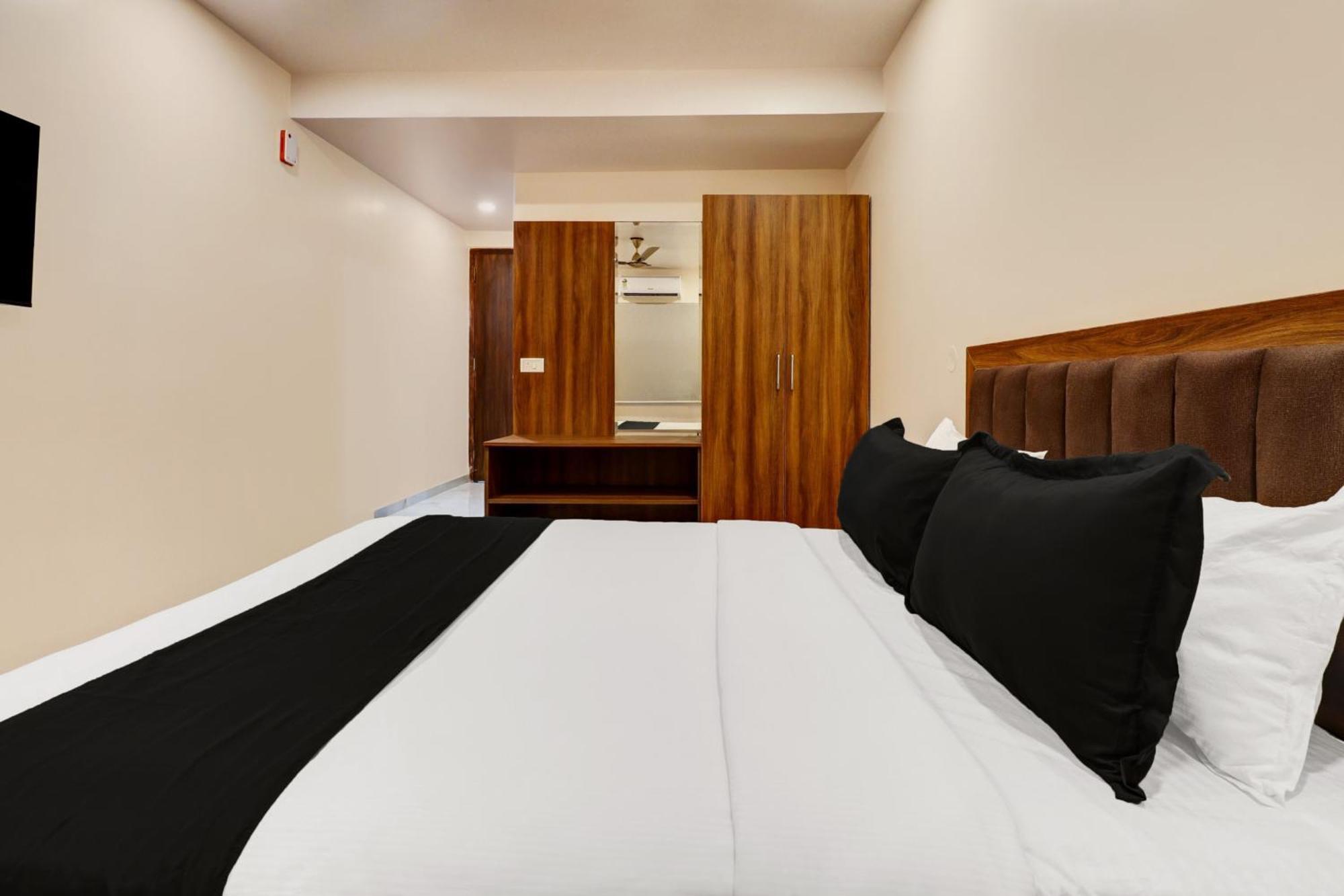Super Townhouse Arekere Near Mithai Mahal Bangalore Esterno foto